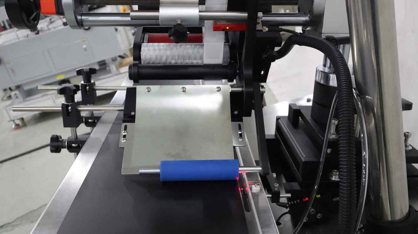 吹贴贴标机,全自动贴标机,全自动贴标机生产厂家