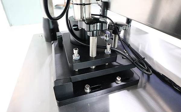 全自动卧式圆瓶贴标机,卧式圆瓶贴标机,圆瓶贴标机